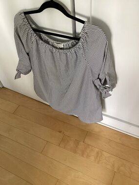 Striped Off-Shoulder Blouse - Black & White. S but easily fits M. Very smart.